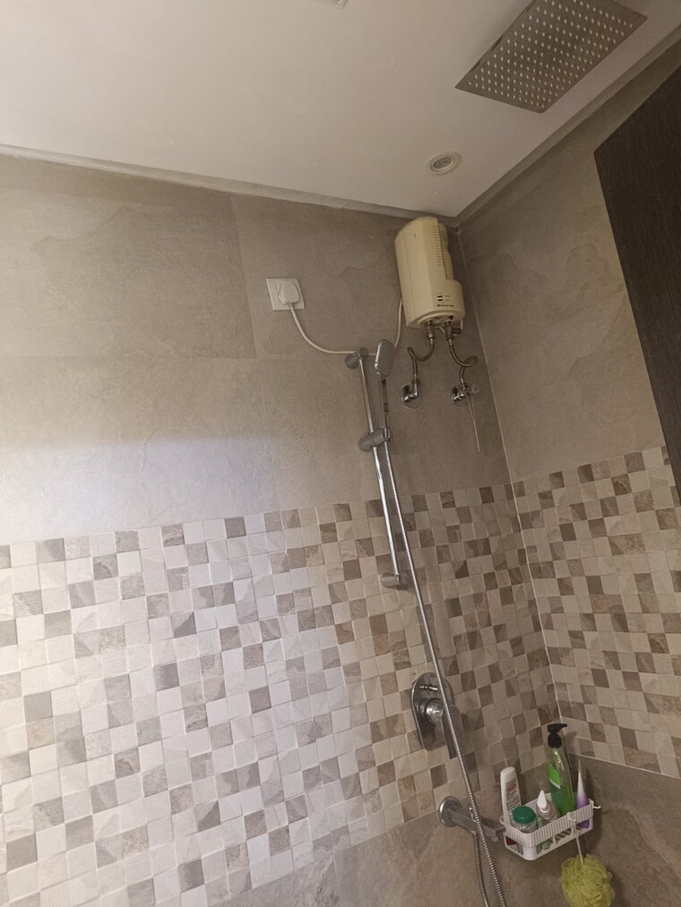 Bathroom, neighbourhood-society 2 Bedroom 830 Sq.Ft. Apartment In Malad East Mumbai 9564379