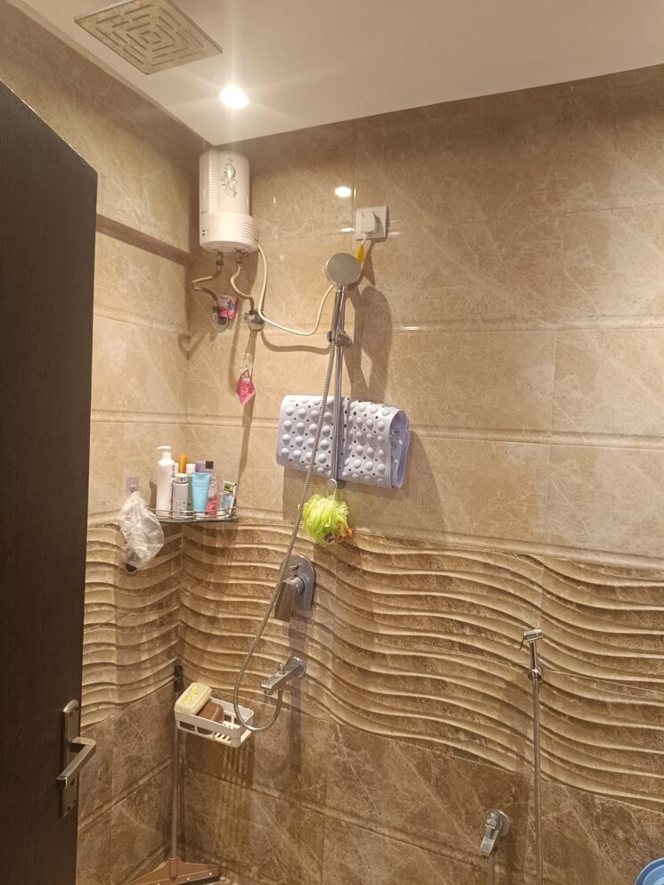 Bathroom, neighbourhood-society 2 Bedroom 830 Sq.Ft. Apartment In Malad East Mumbai 9564379