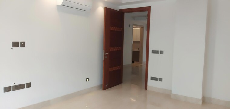 Room, defence colony 4 Bedroom 2925 Sq.Ft. Builder Floor In Defence Colony Delhi 9564382