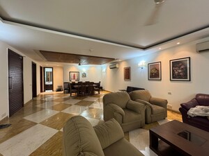 3 BHK Builder Floor For Rent in Defence Colony