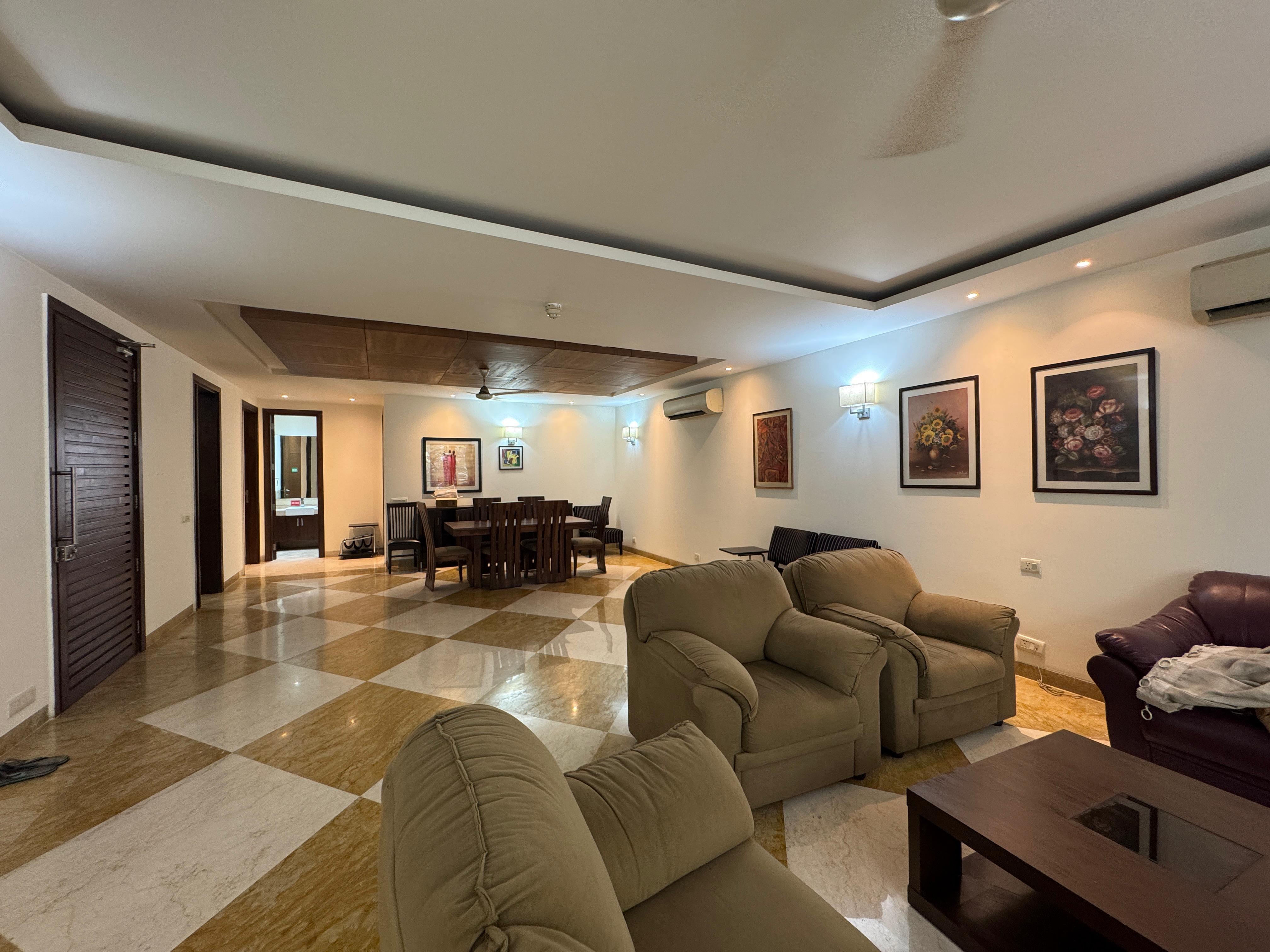 3 BHK + Servant Room Builder Floor For Rent in Defence Colony