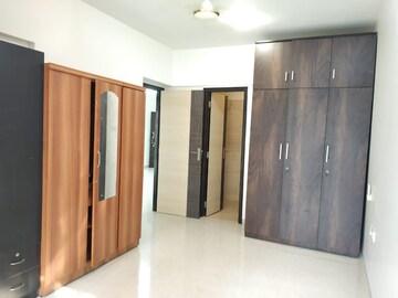 Room in 3 BHK Apartment at Bandra West – for Rent