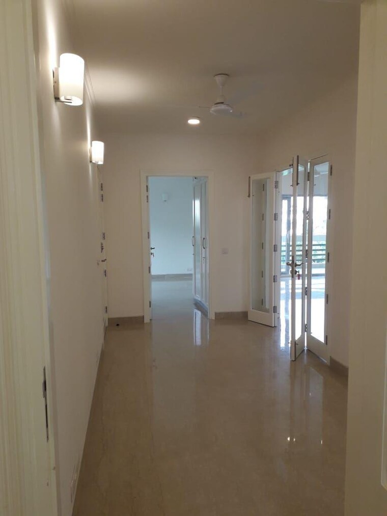 Room, defence colony 3 Bedroom 3300 Sq.Ft. Builder Floor In Defence Colony Delhi 9564399