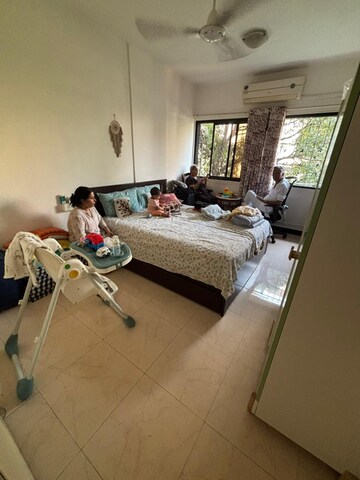 Bedroom in 2 BHK Apartment at Manju Mahal Apartment, Pali Hill – for Rent