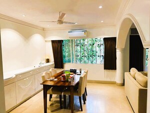 Living Room in 3.5 BHK Apartment at Premal Apartment, Santacruz West – for Rent