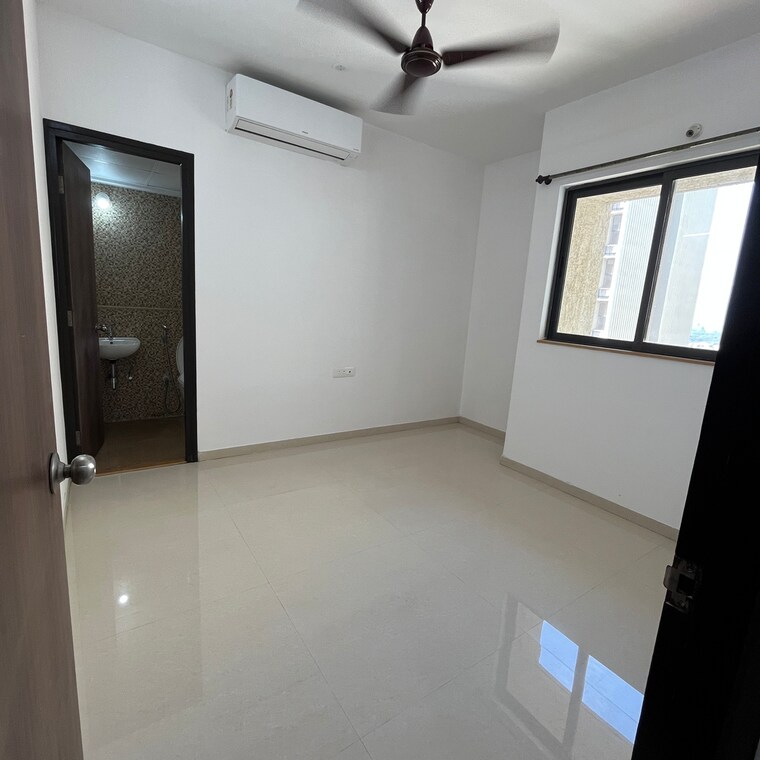Room, lodha-palava-downtown-dombivli-east 1 Bedroom 450 Sq.Ft. Apartment In Taloja Bypass Road Thane 9564440