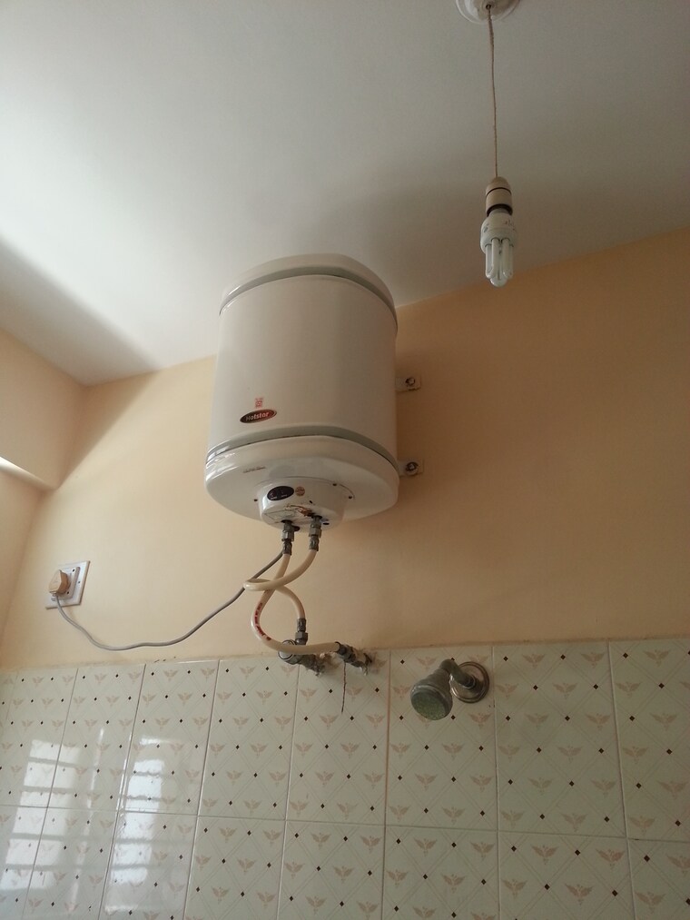 Bathroom, rt nagar 1 Bedroom 680 Sq.Ft. Independent House In Rt Nagar Bangalore 9564447