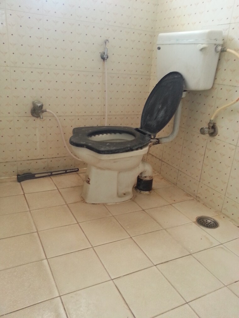 Bathroom, rt nagar 1 Bedroom 680 Sq.Ft. Independent House In Rt Nagar Bangalore 9564447