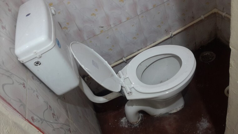 Bathroom, rt nagar 1 Bedroom 670 Sq.Ft. Independent House In Rt Nagar Bangalore 9564448