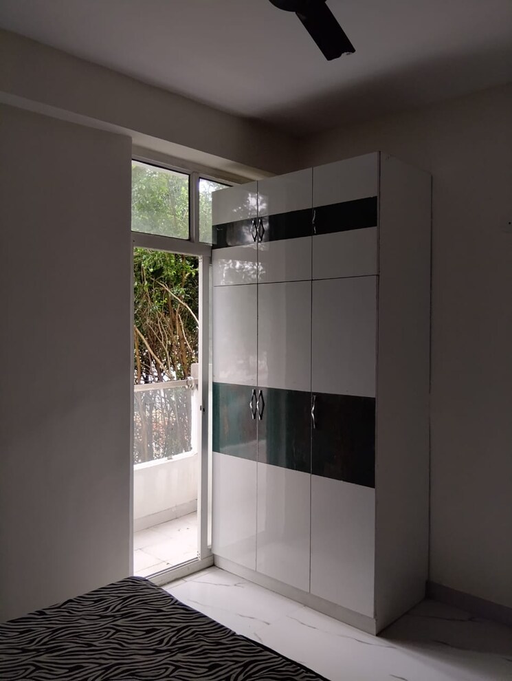 Room, kritak-modern-apartments 3 Bedroom 1500 Sq.Ft. Builder Floor In Sector 73 Noida 9564470