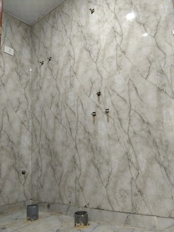 Room in 3 BHK Apartment at DMD Hometech Awas Yojna, Sector 73 – for Sale