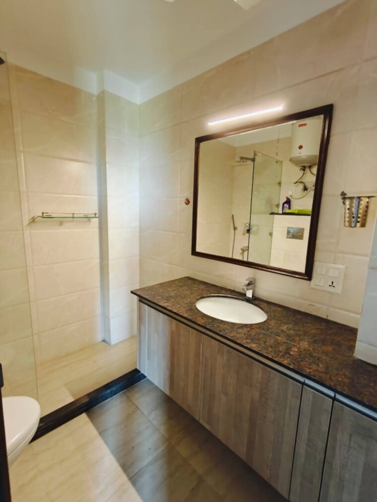 Attached Bathroom, kalkaji 3 Bedroom 2600 Sq.Ft. Builder Floor In Kalkaji Delhi 9564476