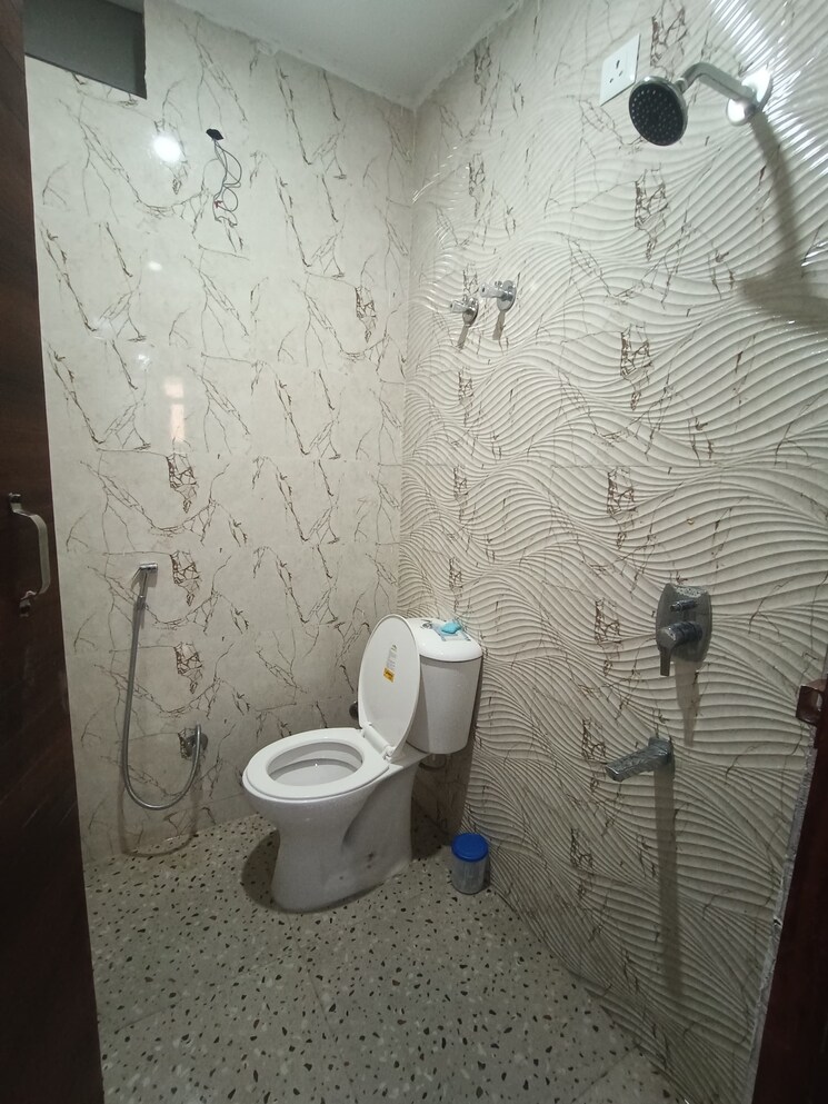 Bathroom, sector 49 2 Bedroom 950 Sq.Ft. Builder Floor In Sector 49 Noida 9564493