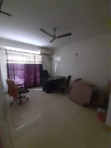 Furnished Amenities in 3 BHK Apartment at Vasundhara Sector 18 – for Sale