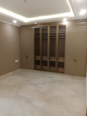 Room in 3 BHK Builder Floor at Uday Park – for Rent