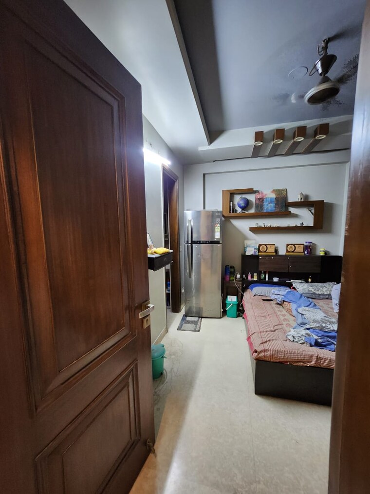 Bedroom, rwa-chittaranjan-park-block-r 3 Bedroom 160 Sq.Yd. Builder Floor In Chittaranjan Park Delhi 9564512