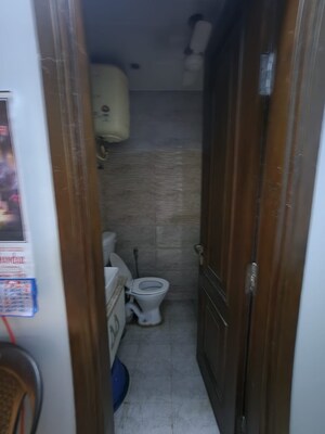 Bathroom in 3 BHK Builder Floor at RWA Chittaranjan Park Block R, Chittaranjan Park – for Rent