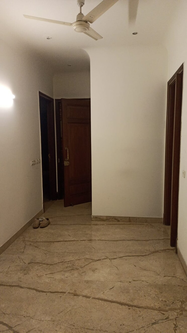 Room, gulmohar park 3 Bedroom 200 Sq.Yd. Builder Floor In Gulmohar Park Delhi 9564515