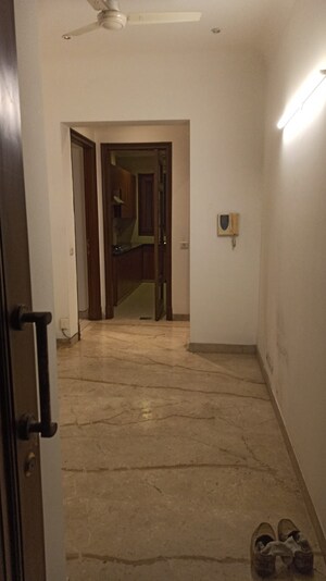 Room in 3 BHK Builder Floor at Gulmohar Park – for Rent