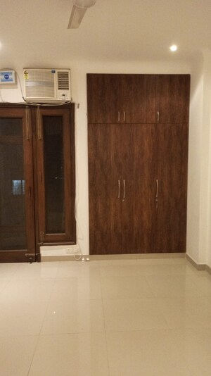 Room in 3 BHK Builder Floor at Gulmohar Park – for Rent