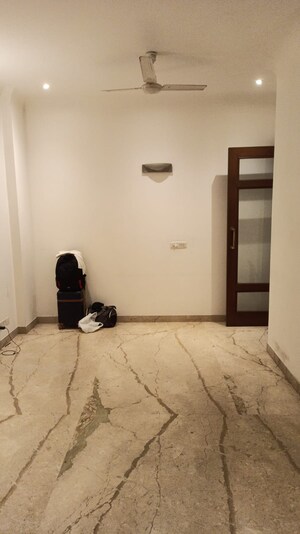 Room in 3 BHK Builder Floor at Gulmohar Park – for Rent