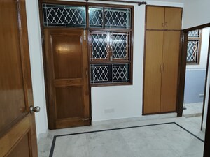 Room in 3 BHK Builder Floor at Uday Park – for Rent
