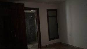 Room in 3 BHK Independent House at Sector 28 – for Rent