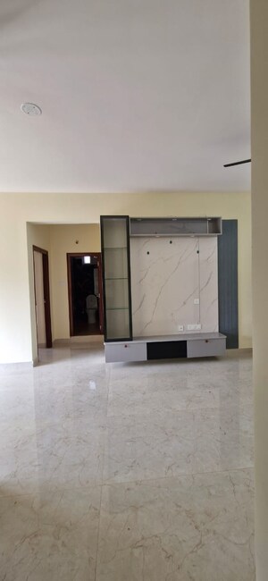 Room in 3 BHK Builder Floor at Kondapur – for Rent