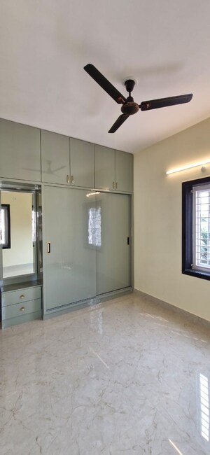 Room in 3 BHK Builder Floor at Kondapur – for Rent