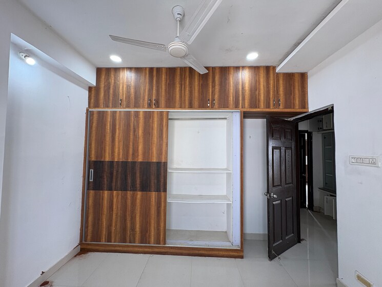 Room, gachibowli 3 Bedroom 2000 Sq.Ft. Builder Floor In Gachibowli Hyderabad 9564590