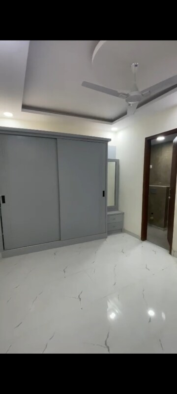 Room in 3.5 BHK Builder Floor at Ultima 107, Sector 104 – for Sale