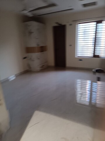 Room in 1 BHK Builder Floor at Sector 28 – for Rent