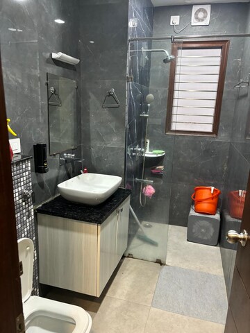 Bathroom in 1 BHK Builder Floor at Sector 28 – for Rent