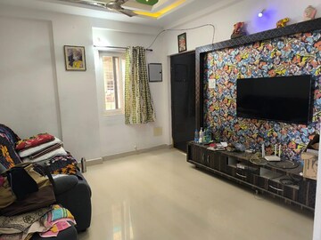 Bedroom in 2 BHK Builder Floor at Kondapur – for Rent