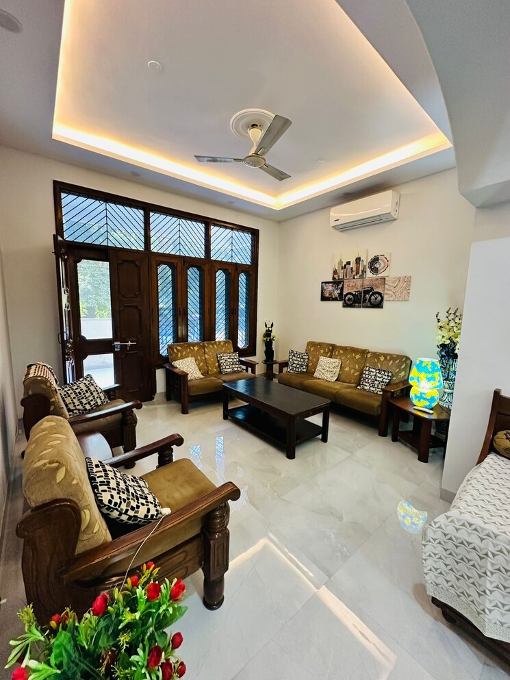 Living Room, rwa-apartments-sector-12 2 Bedroom 850 Sq.Ft. Builder Floor In Sector 12 Noida 9564625