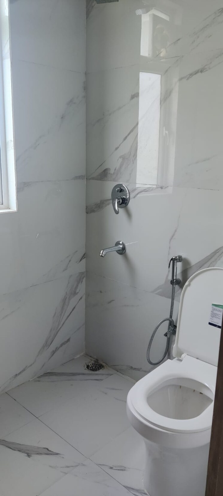 Bathroom, smart-world-gems 3.5 Bedroom 1800 Sq.Ft. Builder Floor In Sector 89 Gurgaon 9564638