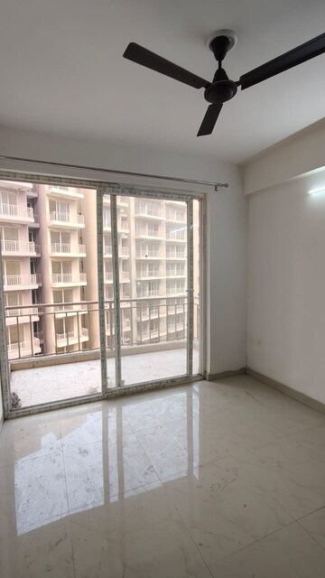 Room in 1 BHK Apartment at Bedarwals Sixty Three Golf Drive, Sector 63 – for Rent