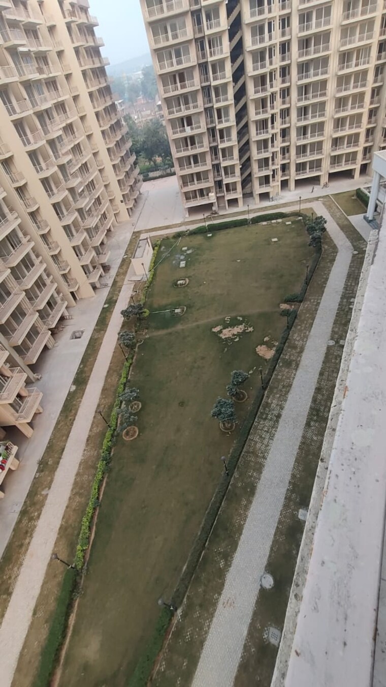Balcony, bedarwals-sixty-three-golf-drive 1 Bedroom 420 Sq.Ft. Apartment In Sector 63 Gurgaon 9564660