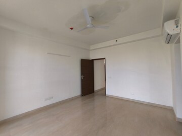 Room in 3.5 BHK Apartment at Emaar Palm Gardens, Sector 83 – for Sale