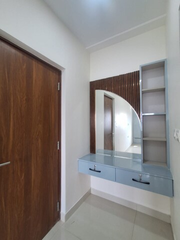 Room in 3 BHK Apartment at Kokapet – for Rent