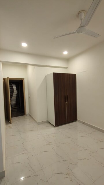 Room in 2 BHK Apartment at Pivotal Paradise, Sector 62 – for Rent