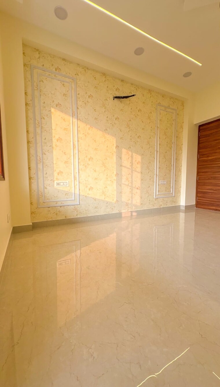 Room, mrs-hi-greens 3 Bedroom 1900 Sq.Ft. Apartment In Kishanpura Zirakpur 9564694
