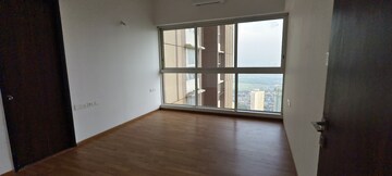 Room in 3 BHK Apartment at Runwal Forests, Kanjurmarg West – for Rent