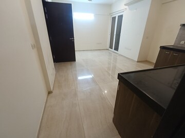 Room in 1 BHK Apartment at Mahindra Vivante, Andheri East – for Rent