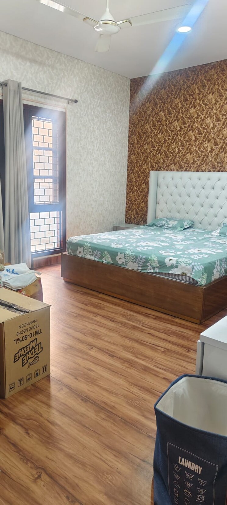 Bedroom, sainik farm 4 Bedroom 4500 Sq.Ft. Independent House In Sainik Farm Delhi 9564731