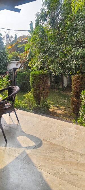 4 BHK Independent House – Garden View at Sainik Farm - for Rent