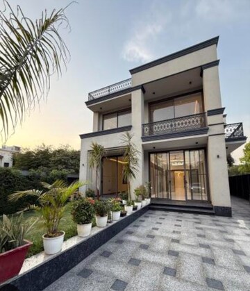 6 BHK Villa For Sale in B2 Green Glade Apartments, Vasant Kunj
