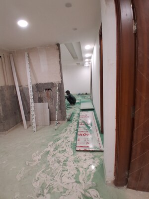 Room in 4 BHK Apartment at Mehrauli – for Sale