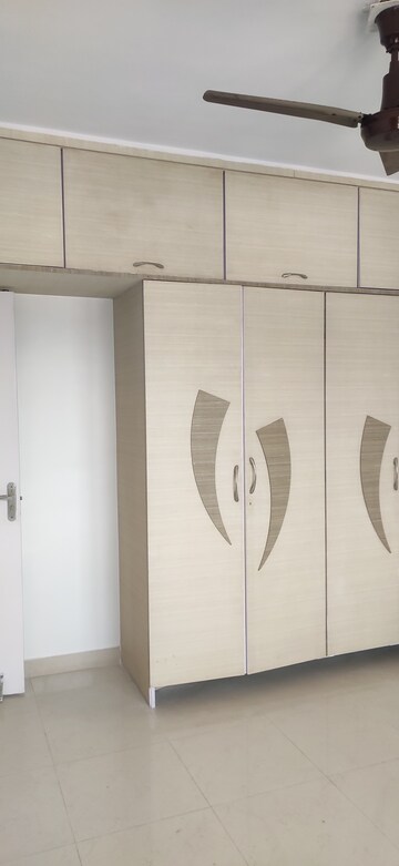 1 RK Apartment For Rent in Vile Parle East