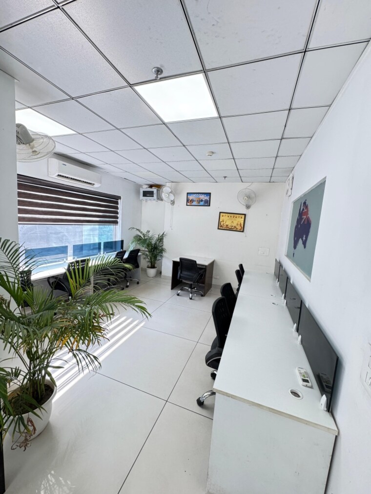 Team Area, sector 74 a Commercial Office Space in IT/SEZ 600 Sq.Ft. In Sector 74 A Mohali 9564829